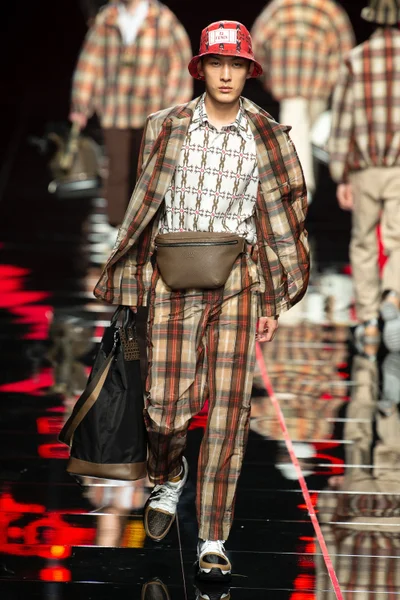 Look 30